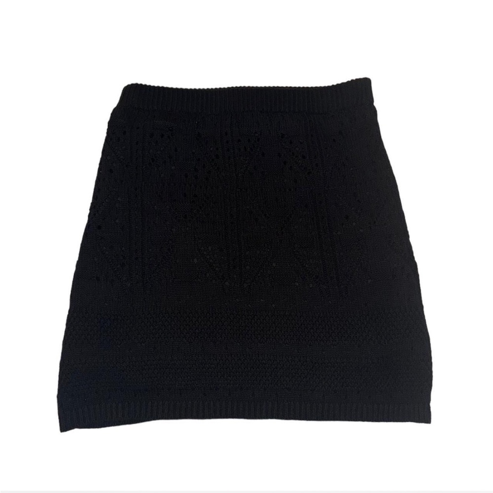 Black mini crochet skirt (never been worn)